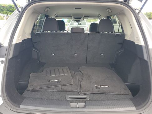 Certified 2022 Nissan Rogue SV image 15