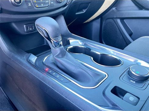 Used 2021 Chevrolet Traverse LS image 16