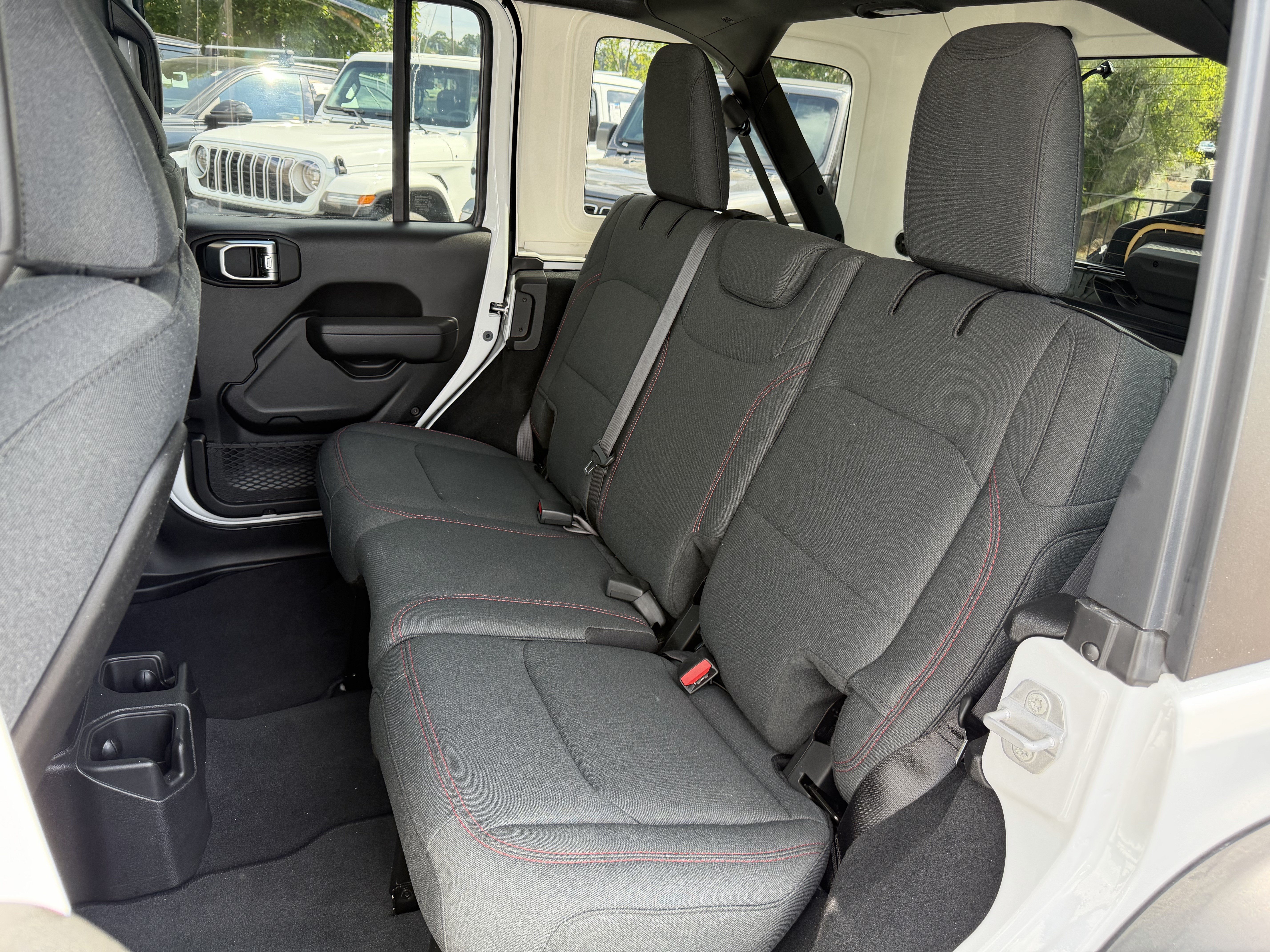 Used 2026 Jeep Wrangler Unlimited Rubicon AWD/4WD image 32