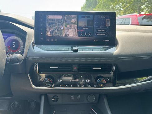 Used 2026 Nissan Rogue SL AWD/4WD image 17