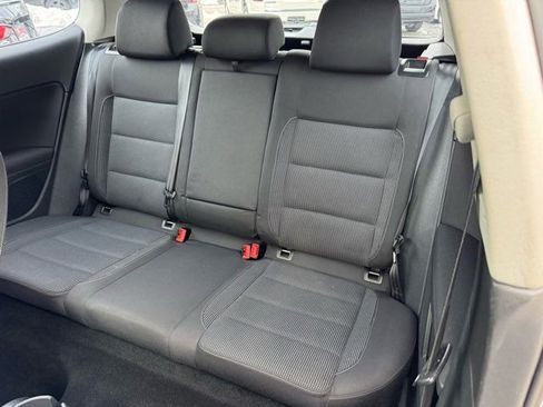 Used 2011 Volkswagen Golf 2-Door image 15