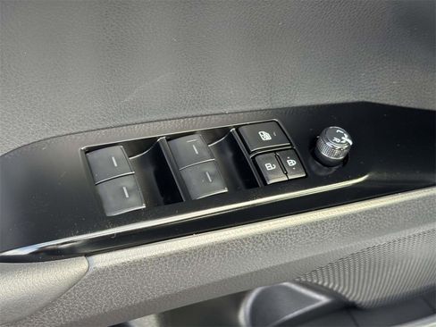 Used 2025 Toyota Camry LE image 18
