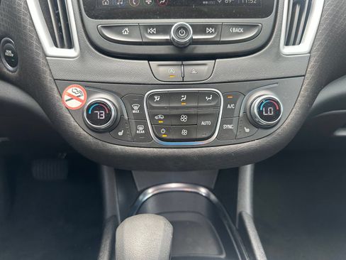 Used 2024 Chevrolet Malibu LT FWD image 11