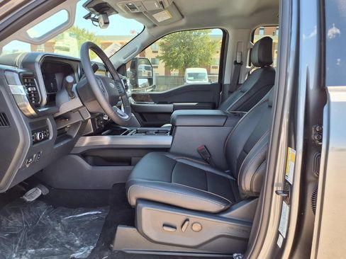 New 2026 Ford F250 Lariat w/ Black Appearance Package AWD/4WD image 19