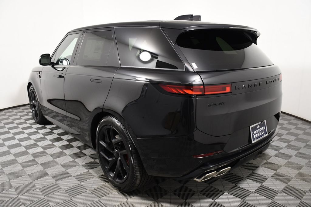 New 2026 Land Rover Range Rover Sport Dynamic SE AWD/4WD image 4