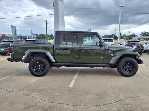 Used 2022 Jeep Gladiator Sport AWD/4WD image 5