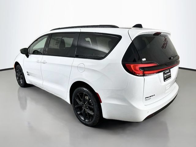 New 2027 Chrysler Pacifica Select AWD/4WD image 5