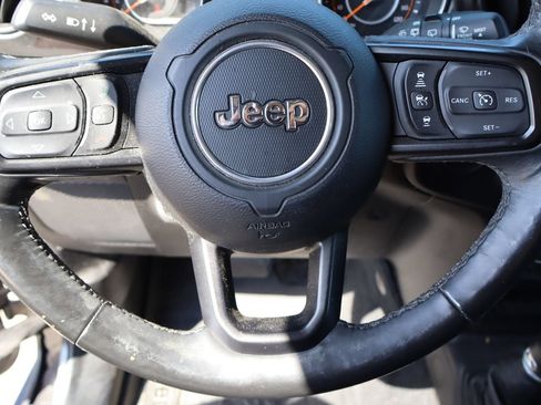 Used 2019 Jeep Wrangler Unlimited Sport AWD/4WD image 9