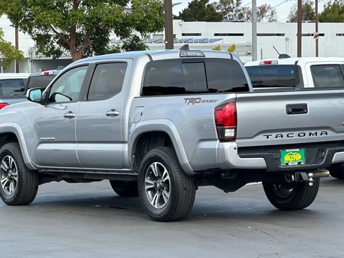 Used 2019 Toyota Tacoma TRD Sport w/ Technology Package RWD image 7