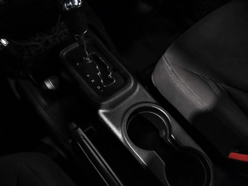 Used 2013 Jeep Wrangler Unlimited Sport image 24