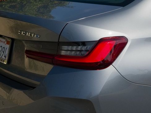 Used 2023 BMW 330e xDrive w/ Premium Package image 7