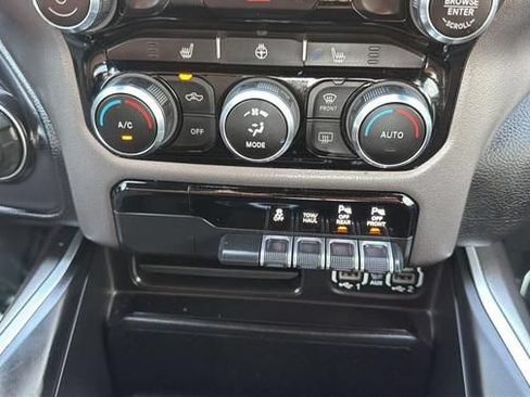 Used 2020 RAM 1500 Big Horn AWD/4WD image 17