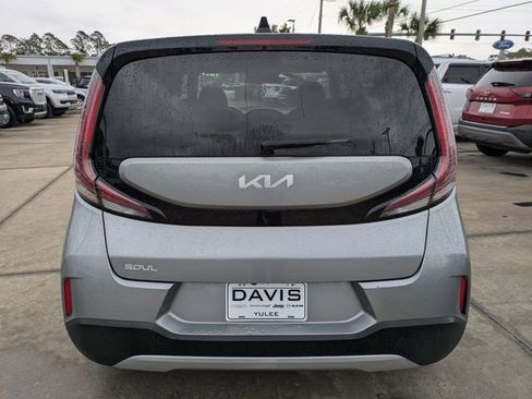 Used 2023 Kia Soul LX w/ Option Group 015 FWD image 5