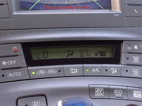 Used 2013 Toyota Prius Two FWD image 23