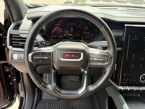 Used 2024 GMC Acadia AT4 w/ Luxury Package AWD/4WD image 18