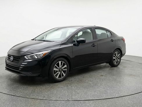 Used 2025 Nissan Versa SV image 3