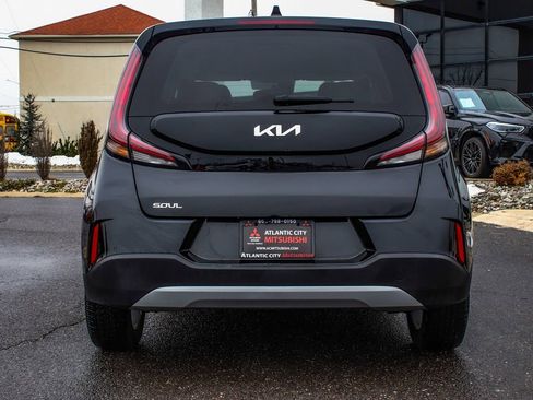 Used 2023 Kia Soul LX w/ LX Technology Package image 5