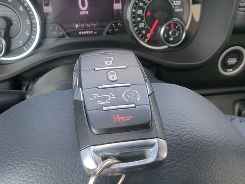 Used 2023 RAM 1500 Laramie AWD/4WD image 32