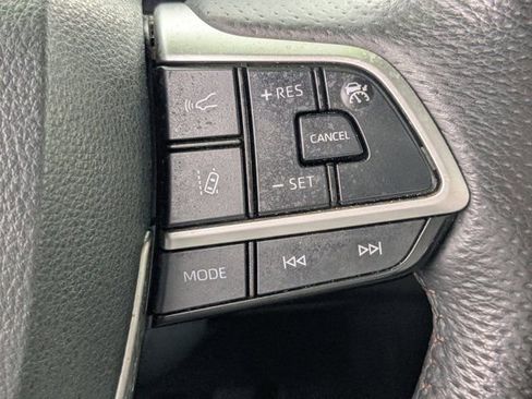 Used 2025 Toyota Sienna Platinum AWD/4WD image 26
