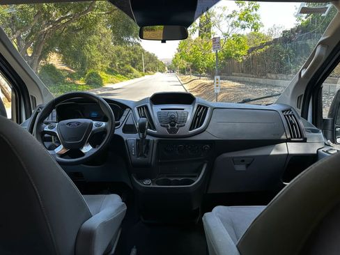 Used 2018 Ford Transit 350 XLT RWD image 36