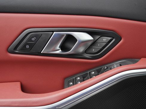 Certified 2025 BMW 330i Sedan RWD image 15