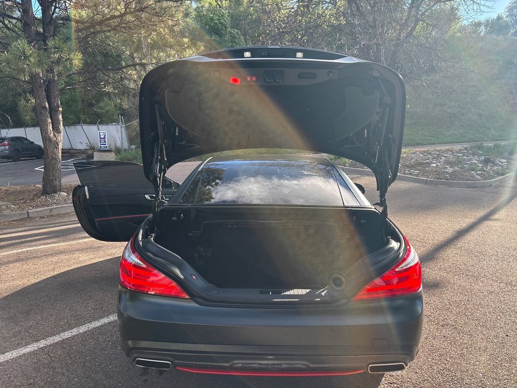 Used 2016 Mercedes-Benz SL 550 image 11