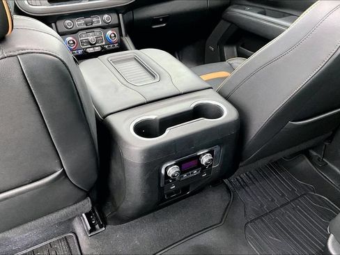 Used 2023 GMC Yukon AT4 AWD/4WD image 29