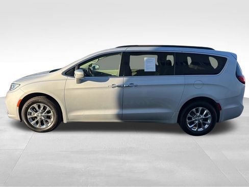 Used 2022 Chrysler Pacifica Touring-L AWD/4WD image 4