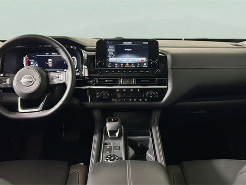 Used 2025 Nissan Pathfinder Platinum image 24