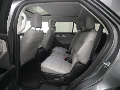 Used 2025 Ford Explorer Active w/ Active Comfort Package AWD/4WD image 16