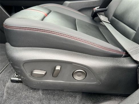 Certified 2024 Chevrolet Traverse RS image 14