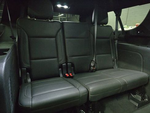 Used 2021 Chevrolet Suburban LT image 12