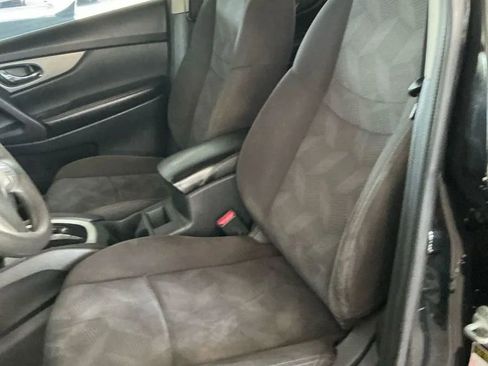 Used 2016 Nissan Rogue S FWD image 5