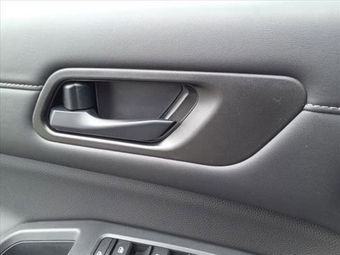 New 2025 Nissan Pathfinder S image 18