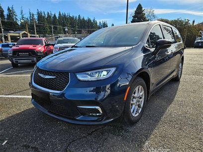 Used 2024 Chrysler Pacifica Touring-L