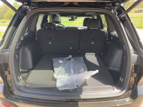 New 2026 Jeep Grand Cherokee Limited w/ Limited Altitude Package RWD image 39