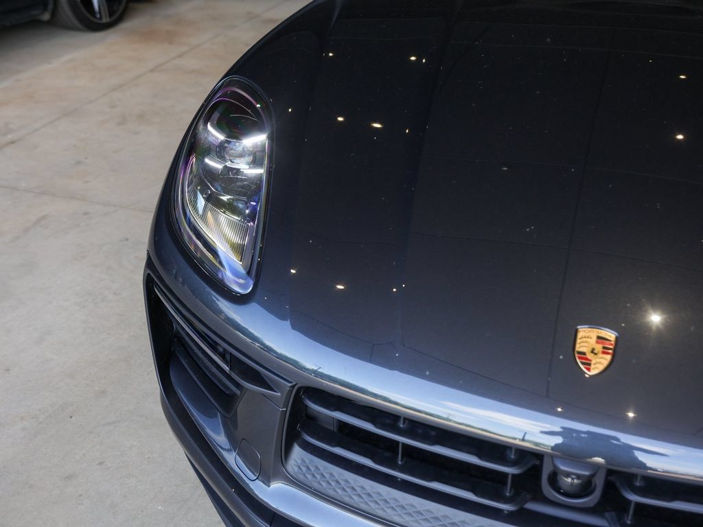 Certified 2026 Porsche Macan AWD/4WD image 40