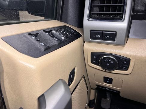 Used 2021 Ford F350 Lariat w/ Lariat Value Package AWD/4WD image 11