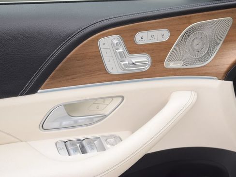 Certified 2023 Mercedes-Benz GLS 450 4MATIC image 23