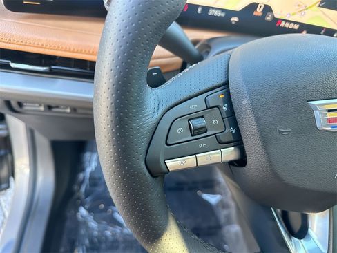 Used 2025 Cadillac XT4 Sport image 17