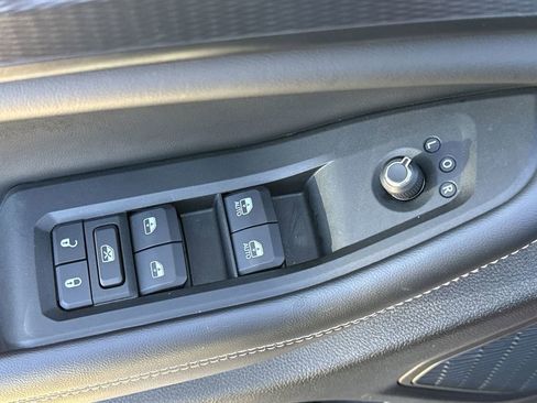 Used 2025 Jeep Grand Cherokee Altitude AWD/4WD image 25