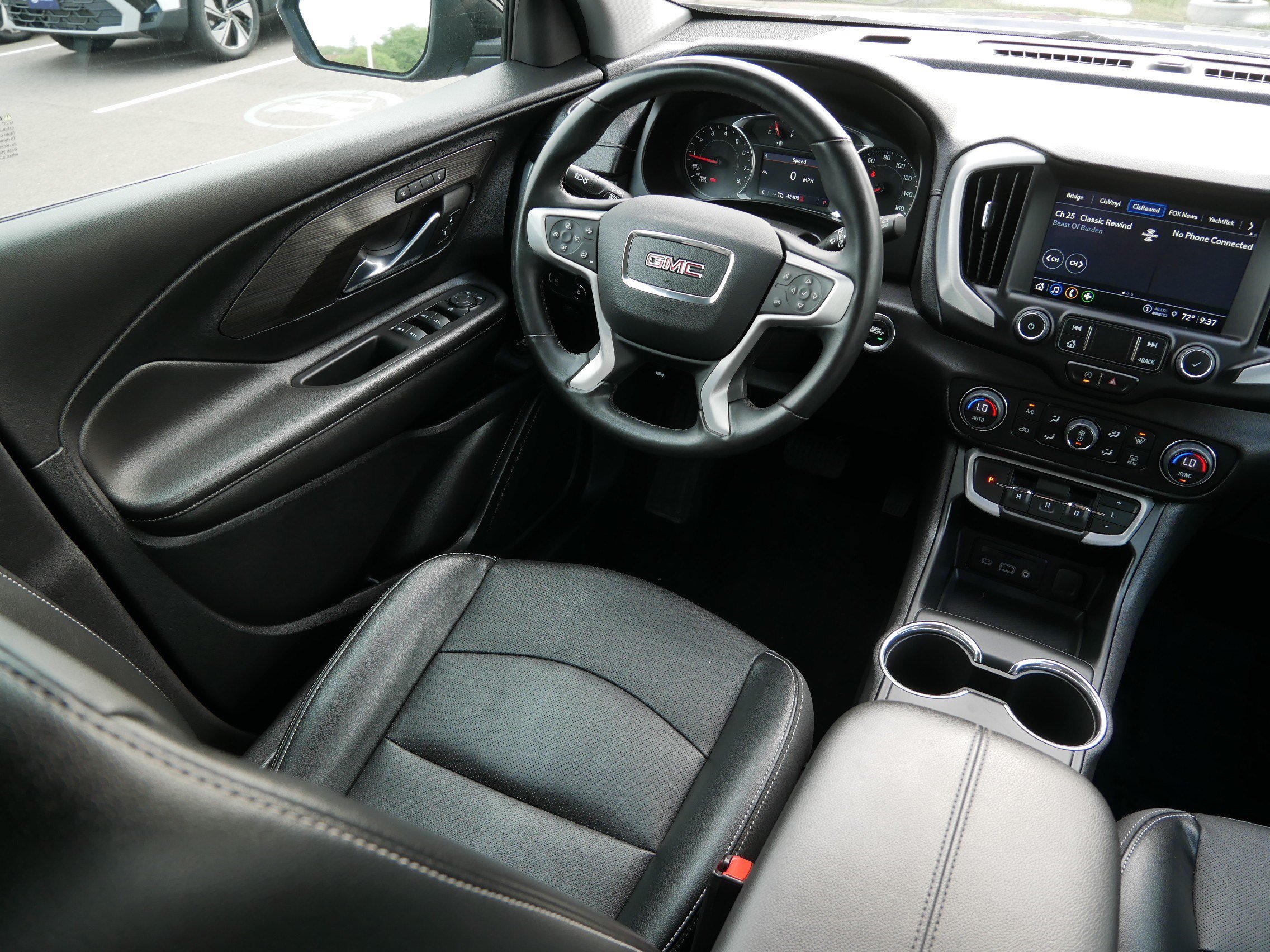 Used 2023 GMC Terrain SLT AWD/4WD image 9