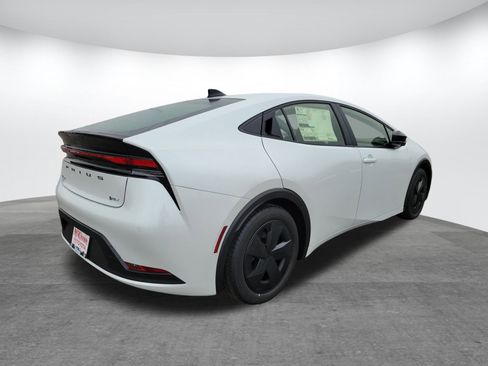 New 2026 Toyota Prius LE image 5