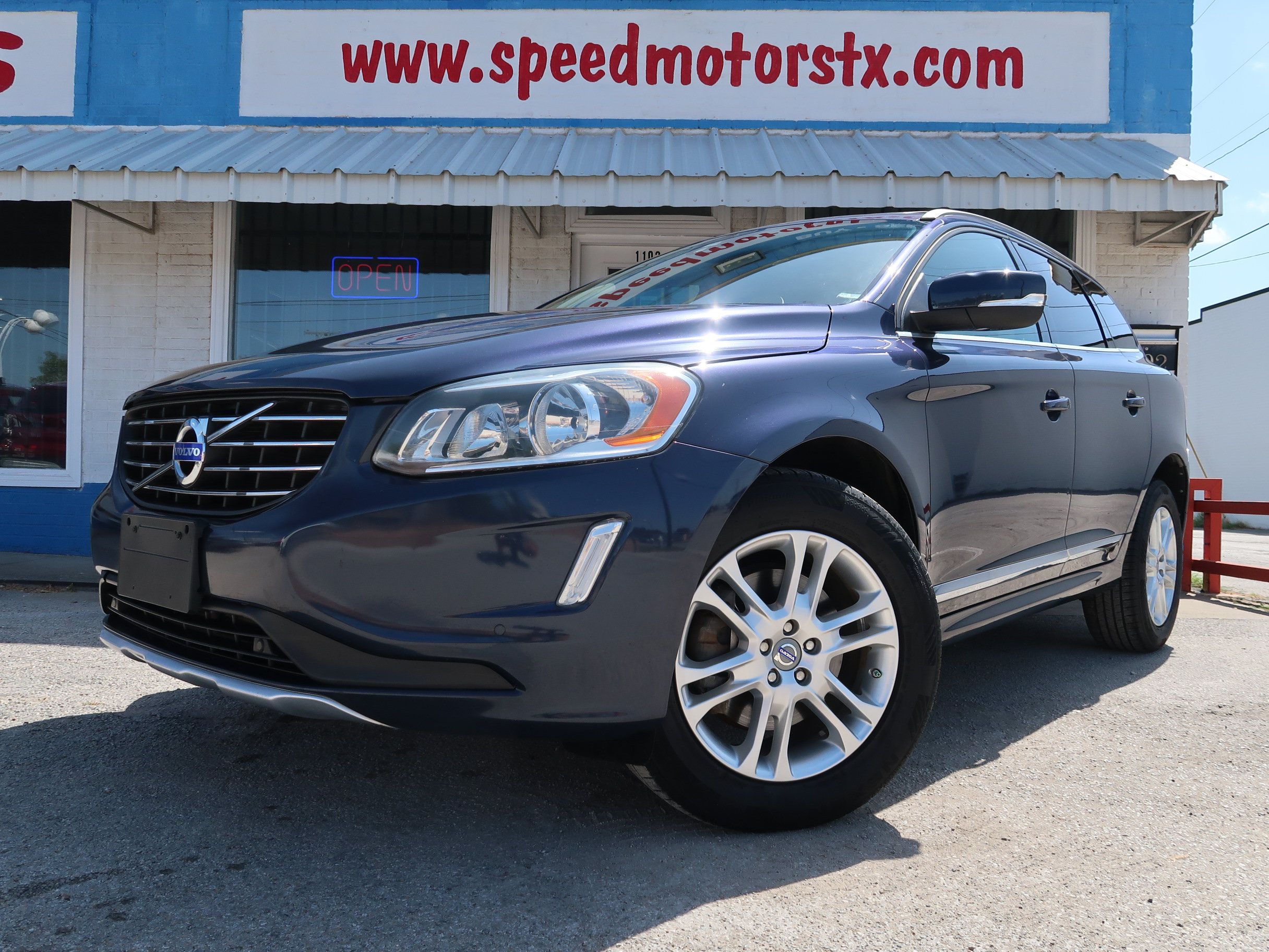 Used 2015 Volvo XC60 T5 Premier w/ Proximity Package FWD image 1