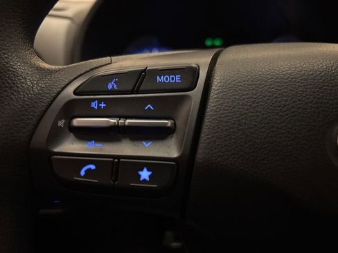 Used 2023 Hyundai Kona SE image 15