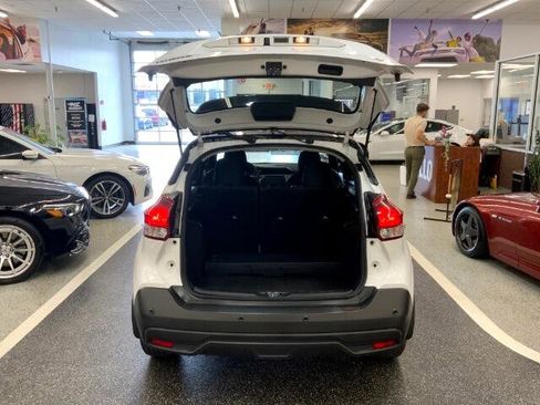 Used 2020 Nissan Kicks SV image 31