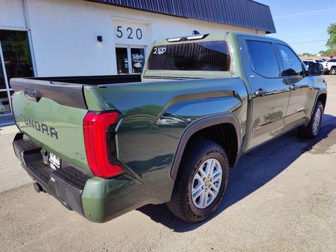 Used 2022 Toyota Tundra SR5 w/ SR5 Convenience Package AWD/4WD image 8