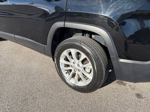 Used 2020 Jeep Cherokee Latitude image 37