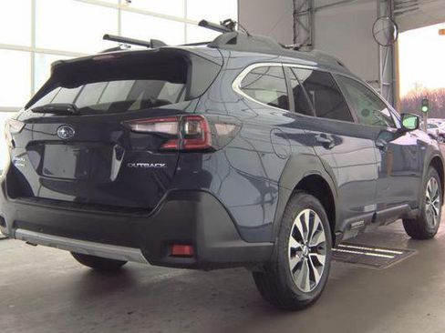 Used 2023 Subaru Outback Limited image 3