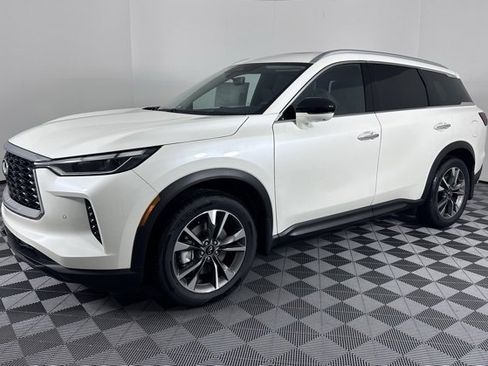 Certified 2025 INFINITI QX60 Luxe w/ Vision Package image 3